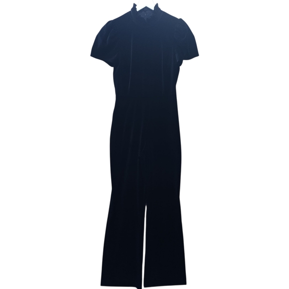 Alice + Olivia Jorah Puff Sleeve Wide Leg Velvet Jumpsuit - Picture 4 of 12